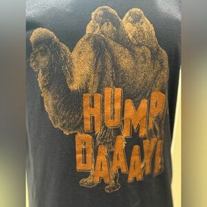 Hump Daaay Camel Graphic Tee – Midweek Mood Activated
